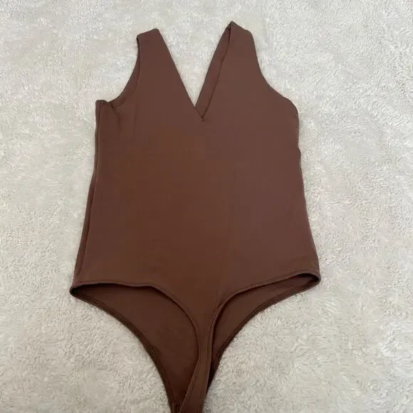Abercrombie Fitch Soft A&F Sleeveless V Neck Bodysuit Taupe M Basics Minimalist - Picture 1 of 4